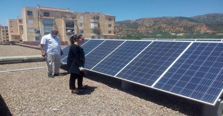 الجزائر تشرع في التصنيع 3 آلاف سخان بالطاقة الشمسية