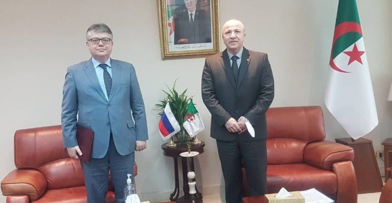 وزير المالية وسفير روسيا الإتحادية بالجزائر إيغور بلييف