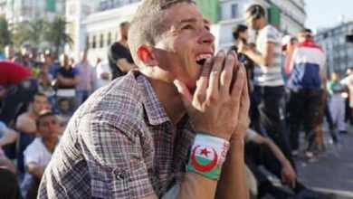 الاحتفالات تجوب شوارع الجزائر وشاشات عملاقة لبث النهائي
