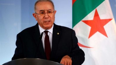 وزيرا خارجية الجزائر وتونس يتحدثان