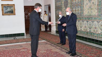 الرئيس يتسلم أوراق اعتماد 4 سفراء جديد لدى الجزائر