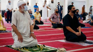 إلغاء التباعد الجسدي في المساجد